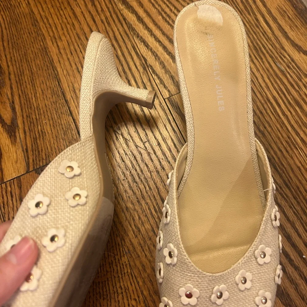Sincerely Jules Cream Floral Heels - Picture 3 of 5